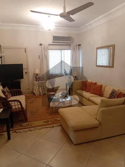 DHA PHASE 5 500 YARDS 5 BEDROOMS WEST OPEN OPTIONALLY TWO UNIT OLD HOUSE IS UP FOR URGENT SALE