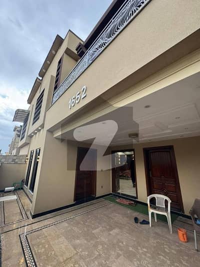 بحریہ ٹاؤن فیز 8 ۔ سفاری ویلی بحریہ ٹاؤن فیز 8,بحریہ ٹاؤن راولپنڈی,راولپنڈی میں 5 کمروں کا 7 مرلہ مکان 2.65 کروڑ میں برائے فروخت۔