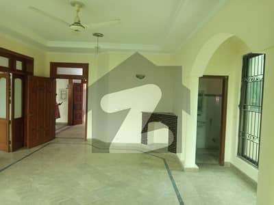 1 Kanal Full House Is Available For Rent In Dha Phase 1 Near J Block Community Club
