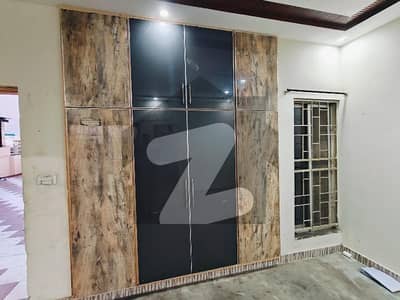 جوہر ٹاؤن فیز 2 جوہر ٹاؤن,لاہور میں 2 کمروں کا 8 مرلہ بالائی پورشن 40.0 ہزار میں کرایہ پر دستیاب ہے۔