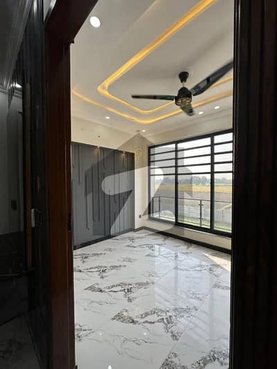 10 Marla Full House Like New