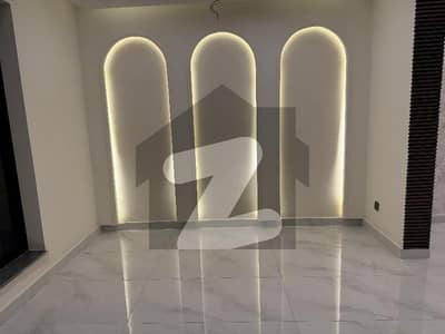 بش ایگزیکٹو ولاز ملتان میں 3 کمروں کا 5 مرلہ مکان 1.65 کروڑ میں برائے فروخت۔