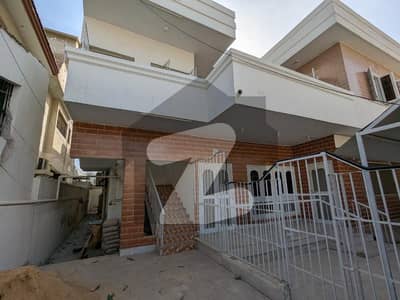 400SQYD 1ST FLOOR PORTION WITH ROOF