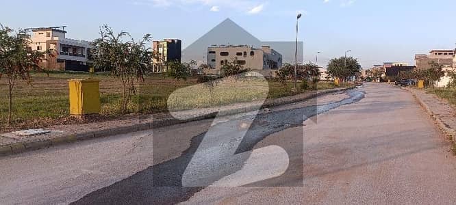 bahria town Rawalpindi phase 8 Block P kanal plot for sale investment price