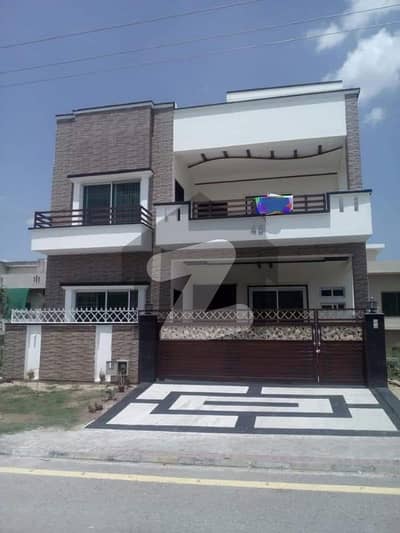 14 Bedroom Attach Washroom Triple Storey House Gest house k liye Available