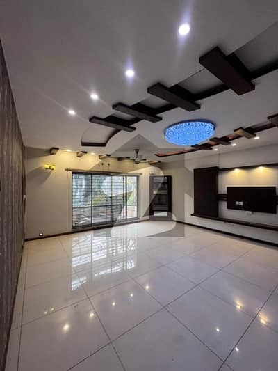 10 MARLA DOUBLE UNIT FULL HOUSE AVAILABLE FOR RENT AT WAPDA TOWN PHASE 1