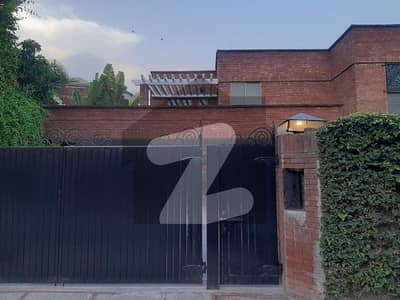 ڈی ایچ اے فیز 3 ڈیفنس (ڈی ایچ اے),لاہور میں 4 کمروں کا 2 کنال بالائی پورشن 1.25 لاکھ میں کرایہ پر دستیاب ہے۔