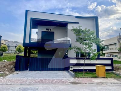 بحریہ ٹاؤن فیز 8 ۔ سیکٹر ایف - 1 بحریہ ٹاؤن فیز 8,بحریہ ٹاؤن راولپنڈی,راولپنڈی میں 5 کمروں کا 10 مرلہ مکان 3.99 کروڑ میں برائے فروخت۔