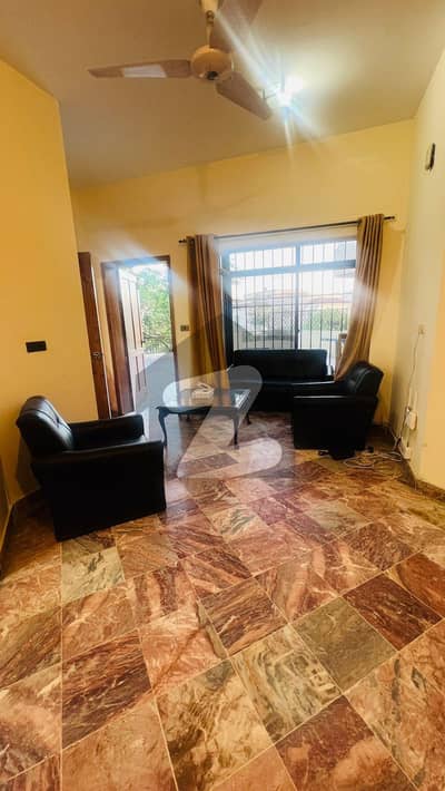 F-11 UPPER PORTION FOR RENT EXCELLENT 500 SQY UPPER PORTION PROPER AND MODERN FITTINGS, MARBLED FLOORING 3 BEDROOMS, 3 ATTACHED BATHROOMS TV LOUNGE, DRAWING DINING, 1 KITCHEN