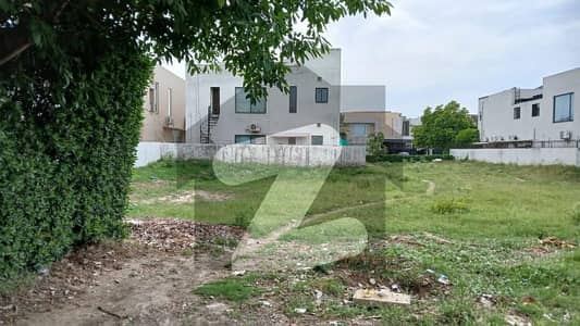 ڈی ایچ اے فیز 6 - بلاک ای فیز 6,ڈیفنس (ڈی ایچ اے),لاہور میں 2 کنال رہائشی پلاٹ 13.25 کروڑ میں برائے فروخت۔