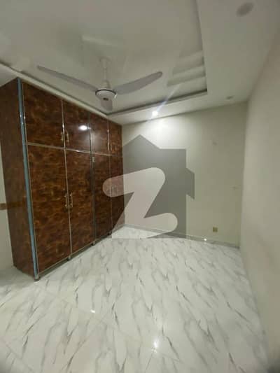 فارمانئیٹس ہاؤسنگ سکیم لاہور میں 2 کمروں کا 3 مرلہ بالائی پورشن 37.0 ہزار میں کرایہ پر دستیاب ہے۔