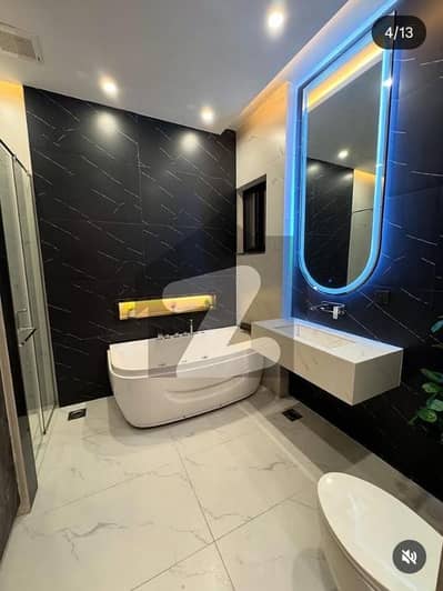 ڈی ایچ اے فیز 7 ڈیفنس (ڈی ایچ اے),لاہور میں 5 کمروں کا 1 کنال مکان 6.2 کروڑ میں برائے فروخت۔