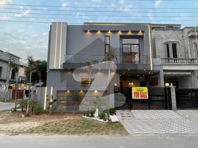 5 Marla Brand New Modern Corner House