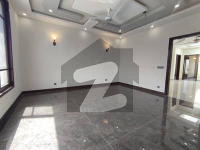 500 YARDS BRAND NEW PORTION AVAILABLE FOR RENT