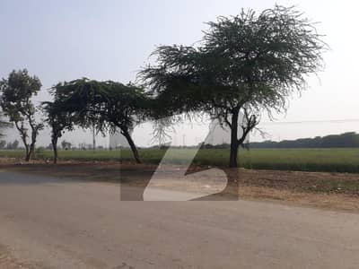 برکی روڈ کینٹ,لاہور میں 8 کنال رہائشی پلاٹ 1.98 کروڑ میں برائے فروخت۔