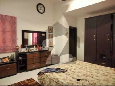 گلستانِِ جوہر ۔ بلاک 3 گلستانِ جوہر,کراچی میں 6 کمروں کا 10 مرلہ مکان 5.3 کروڑ میں برائے فروخت۔