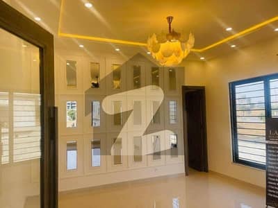 ٹاپ سٹی 1 اسلام آباد میں 5 کمروں کا 10 مرلہ مکان 4.65 کروڑ میں برائے فروخت۔