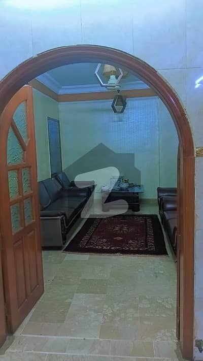 بہادر آباد گلشنِ اقبال ٹاؤن,کراچی میں 3 کمروں کا 7 مرلہ فلیٹ 1.15 لاکھ میں کرایہ پر دستیاب ہے۔