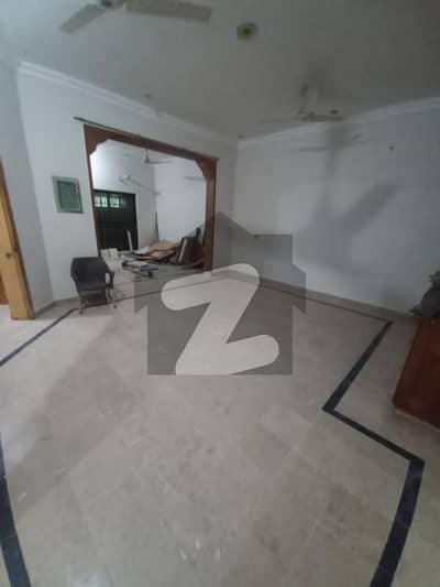 Iqbal Town 10 Marla Lower Marbled Vip Portion At Raza Block