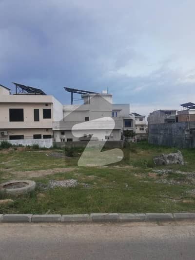 جناح گارڈنز فیز 1 جناح گارڈنز,ایف ای سی ایچ ایس,اسلام آباد میں 7 مرلہ رہائشی پلاٹ 1.05 کروڑ میں برائے فروخت۔