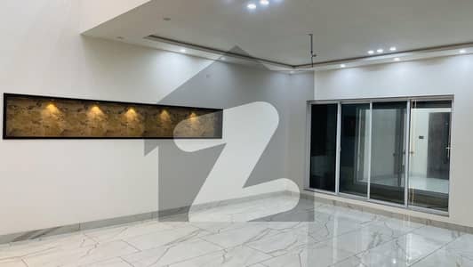 گلشن مدینہ فیز 1 گلشنِ مدینہ,فیصل آباد میں 5 کمروں کا 10 مرلہ مکان 4.5 کروڑ میں برائے فروخت۔