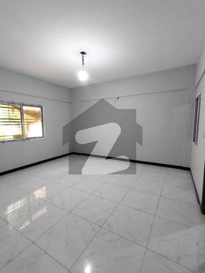 جمشید ٹاؤن کراچی میں 3 کمروں کا 6 مرلہ پینٹ ہاؤس 2.35 کروڑ میں برائے فروخت۔