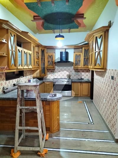 گلشنِ کنیز فاطمہ سکیم 33,کراچی میں 4 کمروں کا 10 مرلہ بالائی پورشن 85.0 ہزار میں کرایہ پر دستیاب ہے۔