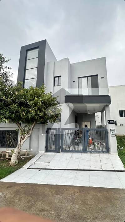 5 MARLA ELEGANT AND FULLY MAINTAINED SUPER HOT LOCATED BRAND NEW BUNGALOW IS AVAILABLE IN THE BEST BLOCK OF DHA LAHORE.