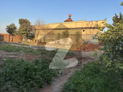 Commercial plot for sale, plot size 30 marla, front 76 feet and The one next to Supreme College