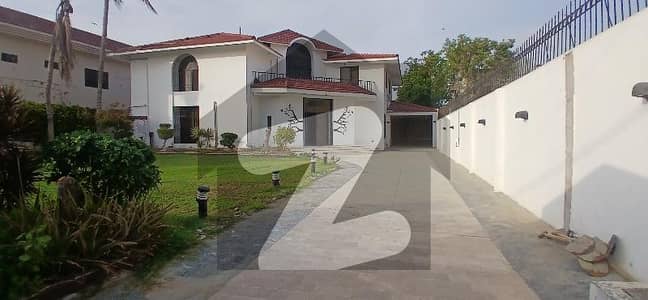 ڈی ایچ اے فیز 5 ڈی ایچ اے ڈیفینس,کراچی میں 5 کمروں کا 2 کنال مکان 17.5 کروڑ میں برائے فروخت۔