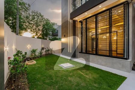 لیک سٹی میڈوز لاہور میں 5 کمروں کا 1 کنال مکان 8.2 کروڑ میں برائے فروخت۔