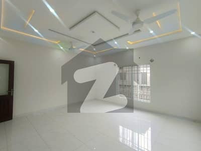 FOR RENT 1 Kanal Brand New 3 Beds Ground Portion With Separate Gate I_8/2