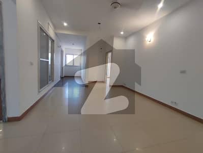 ڈی ایچ اے فیز 8 ڈی ایچ اے ڈیفینس,کراچی میں 3 کمروں کا 1 کنال بالائی پورشن 2.8 لاکھ میں کرایہ پر دستیاب ہے۔