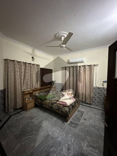 بنی گالہ اسلام آباد میں 5 کمروں کا 16 مرلہ مکان 1.5 لاکھ میں کرایہ پر دستیاب ہے۔