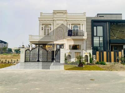 ڈی ایچ اے 9 ٹاؤن ڈیفنس (ڈی ایچ اے),لاہور میں 3 کمروں کا 5 مرلہ مکان 2.55 کروڑ میں برائے فروخت۔