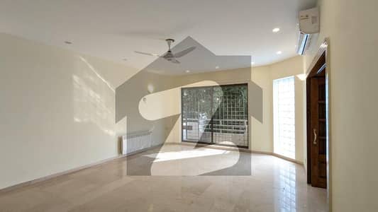 FOR RENT Fully Renovated Triple Storey House Available in F_6/3