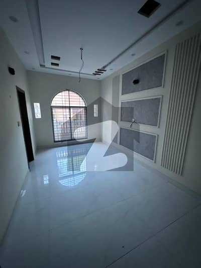 پنجاب کوآپریٹو ہاؤسنگ سوسائٹی لاہور میں 3 کمروں کا 6 مرلہ مکان 1.2 لاکھ میں کرایہ پر دستیاب ہے۔