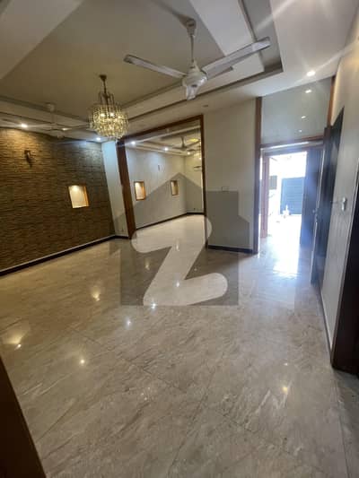 ڈی ۔ 12 اسلام آباد میں 4 کمروں کا 8 مرلہ مکان 2.3 لاکھ میں کرایہ پر دستیاب ہے۔