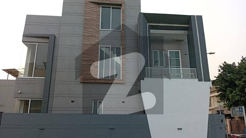 33 sqft extra Land . Corner | Near To Park | 5-Marla Modern House In DHA 9 Town Block A, Lahore - A Smart Investment 33 sqft extra Land . Corner | Near To Park | 5-Marla Modern House In DHA 9 Town Block A, Lahore - A Smart Investment