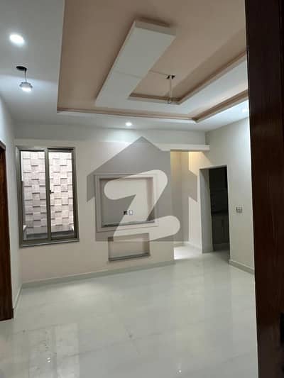 1 KANAL 1.5 STORY A BEAUFIGFUL HOUSE AVAILABLE FOR SALE IN WAPDA TOWN LAHORE WITH 60 FT RAOD