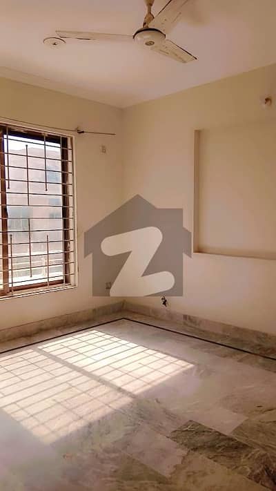 جی ۔ 15/1 جی ۔ 15,اسلام آباد میں 6 کمروں کا 7 مرلہ مکان 1.25 لاکھ میں کرایہ پر دستیاب ہے۔