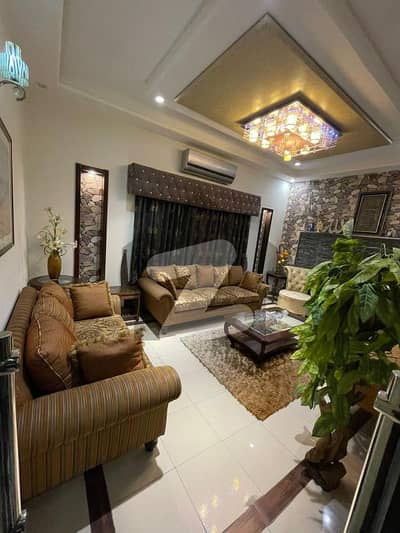 10 MARLA WELL MAINTAINED OWNER BUILT HOUSE FOR RENT IN DHA PHASE 1 AT IDEAL LOCATION