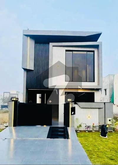 ڈی ایچ اے 9 ٹاؤن ڈیفنس (ڈی ایچ اے),لاہور میں 3 کمروں کا 5 مرلہ مکان 2.18 کروڑ میں برائے فروخت۔