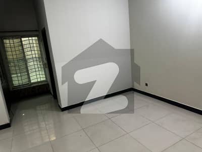 Beautiful house available for rent F 11