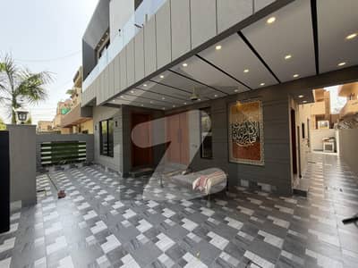 واپڈا ٹاؤن فیز 1 واپڈا ٹاؤن,لاہور میں 6 کمروں کا 10 مرلہ مکان 6.0 کروڑ میں برائے فروخت۔