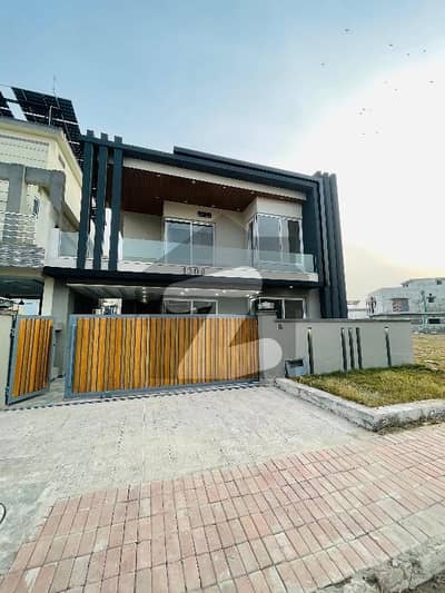 Bahria Town Rwp/Isb Phase8 L block 10m slightly used house double storey available for sale