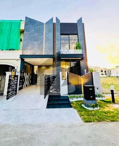 5 MARLA MODERN HOUSE FOR SALE IN DHA 9 TOWN.