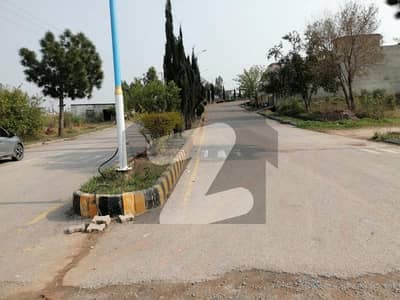 ای ۔ 18 اسلام آباد میں 2 کنال رہائشی پلاٹ 2.1 کروڑ میں برائے فروخت۔