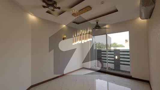 ONE KANAL HOUSE AVAILABLE FOR RENT NEW HOUSE 1ST SHIFTING