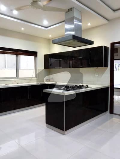 DHA PHASE 3 KANAL HOUSE AVAILABLE FOR RENT NEAR TO COMMERCIAL